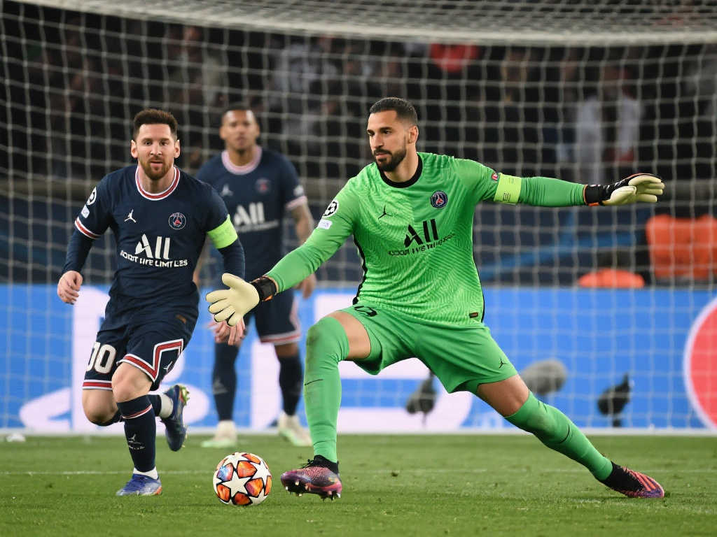 绿茵桌上各 绿茵桌上各